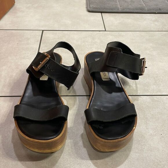 𝅺steve Madden woman’s black sandals - Picture 1 of 12
